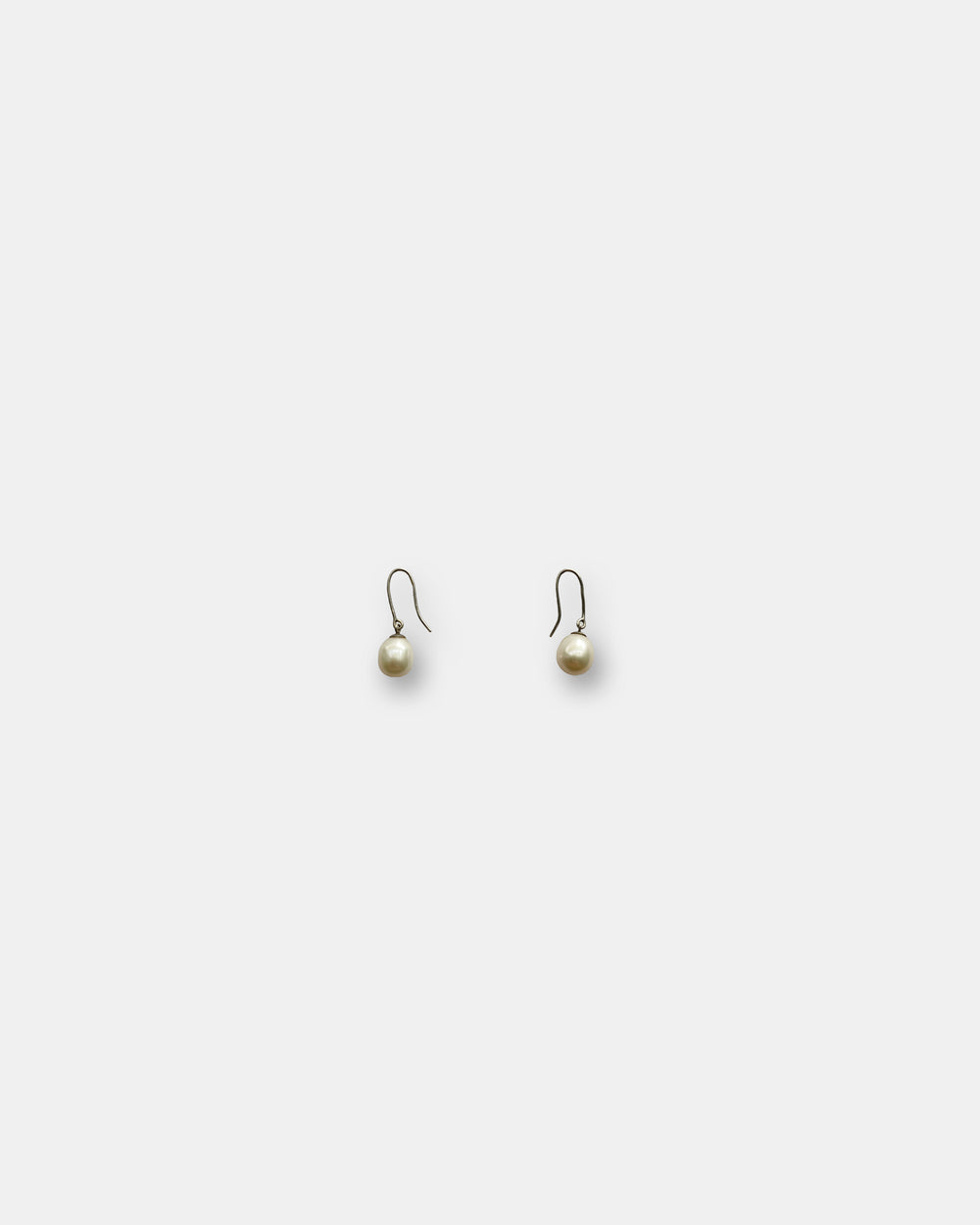 Vintage 1990s Pearl Earring Pair White Silver