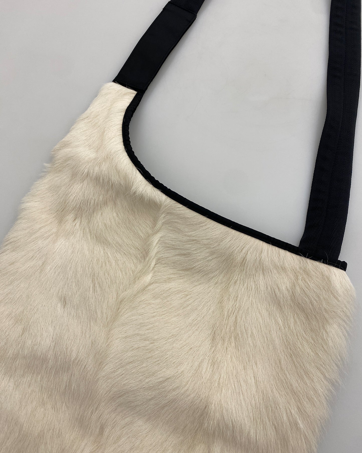 Beige Prada Felltasche 99FW Prada Fur Shoulder Bag Archive