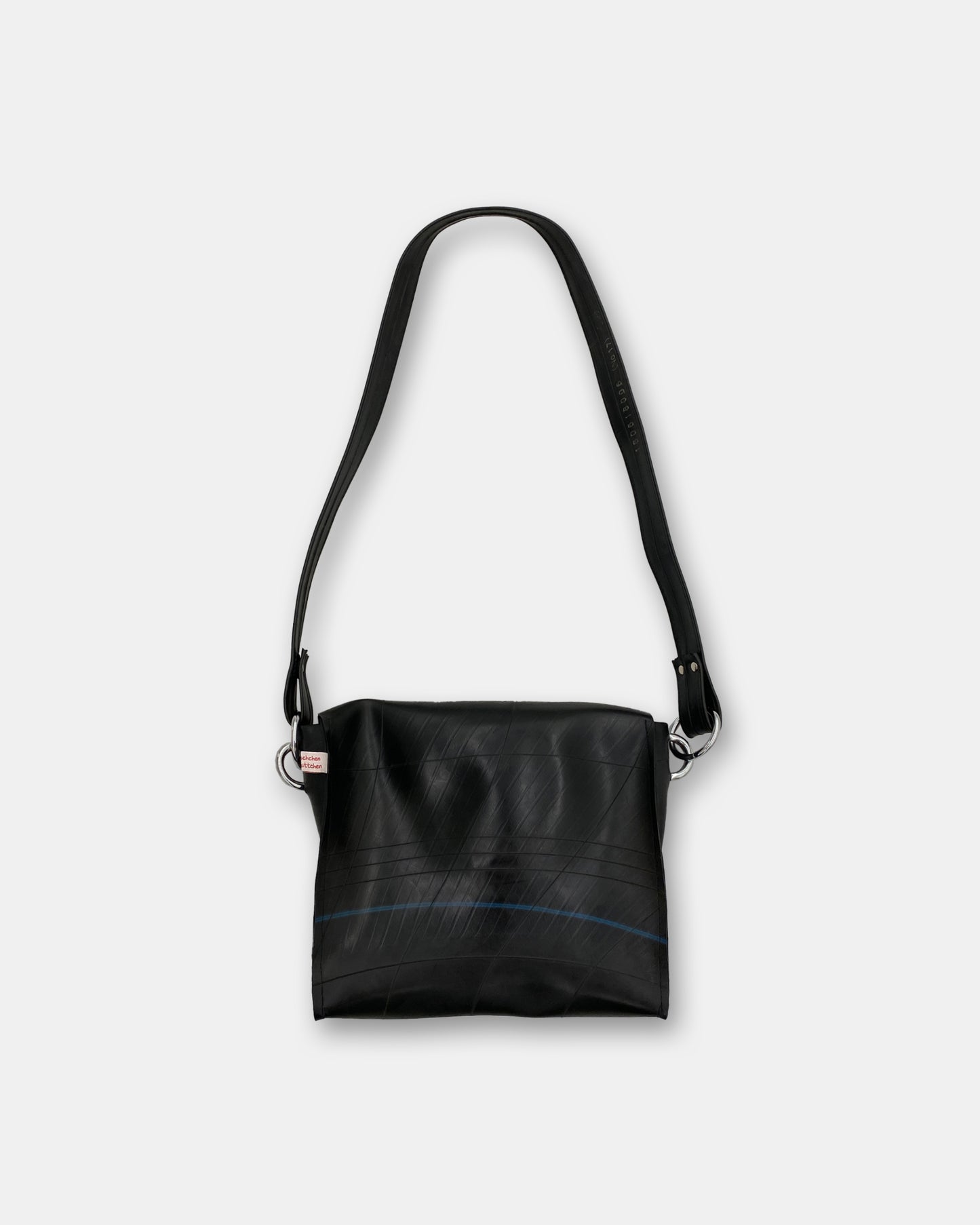 Eine Täschchen von Grittchen 2000s Recycled Tire Shoulder Bag Black 