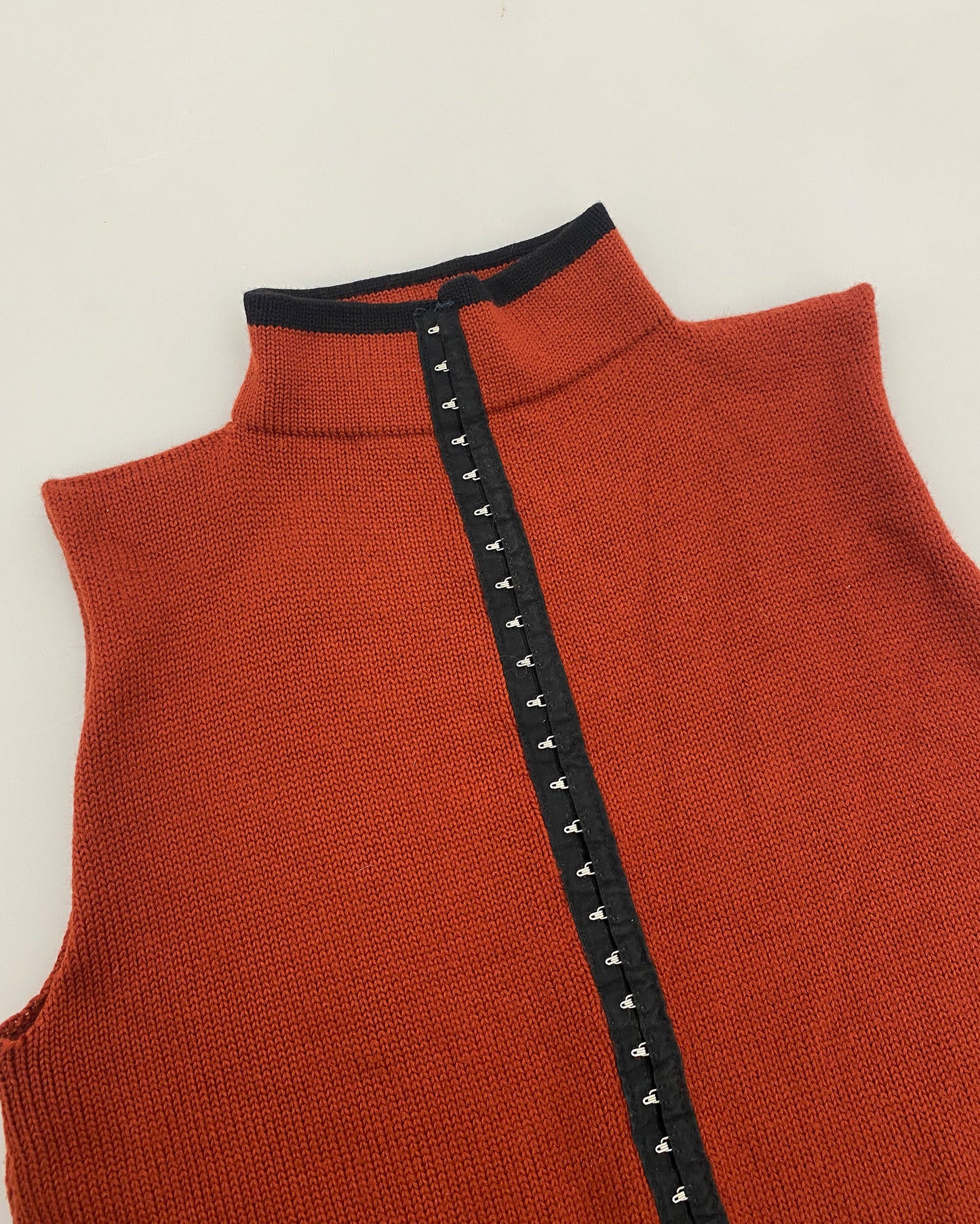 Rosa-Rosa 2000s Hook-and-Eye Closure Knit Vest Dark Red Black