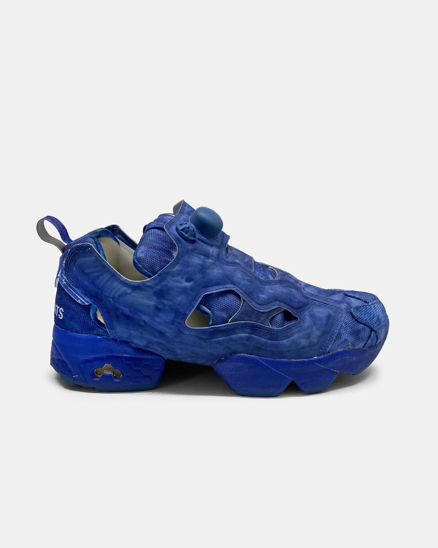 Vetements x Reebok AW2017 Insta Pump Fury Sneaker Blau 