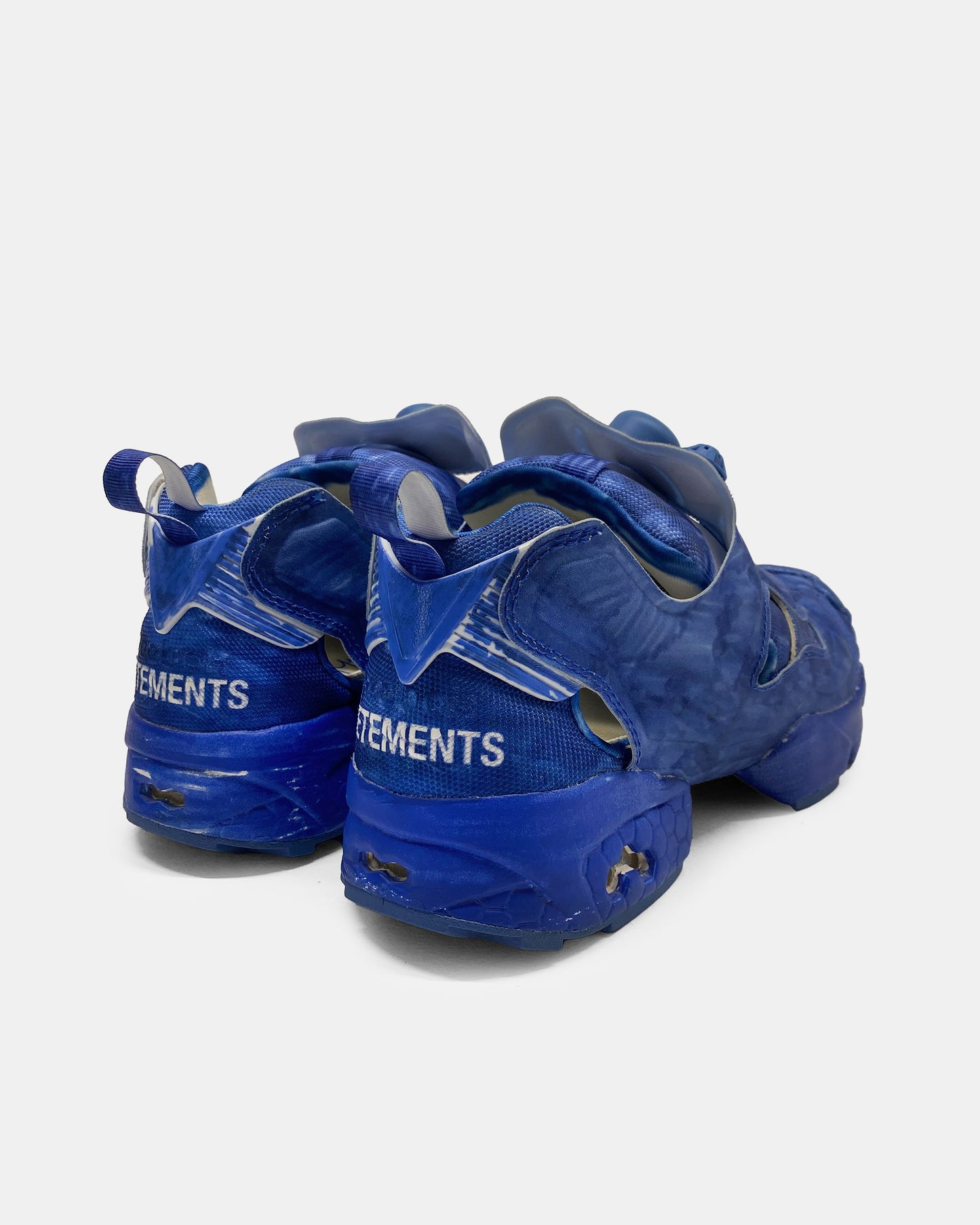 Vetements x Reebok AW2017 Insta Pump Fury Sneaker Blau 